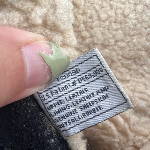 UGG Endell Black Suede Lug Sole Boot Size 7 - Picture 5 of 9